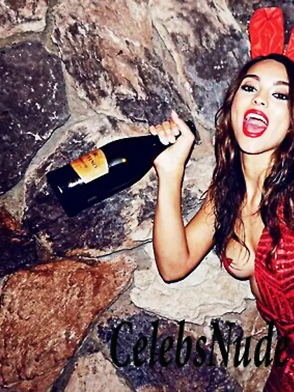 Nude Photos of Kyra Santoro