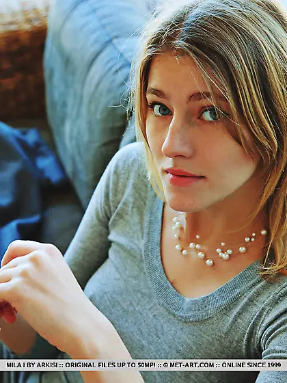 Kissable love is in trouble so now she is required to get naked