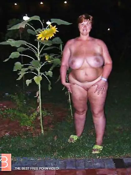 Naked BBWs outdoor