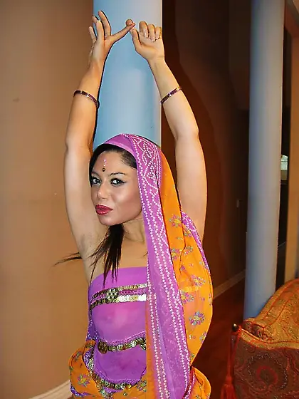 Indian Babe Sucking Fucked Missionary In...