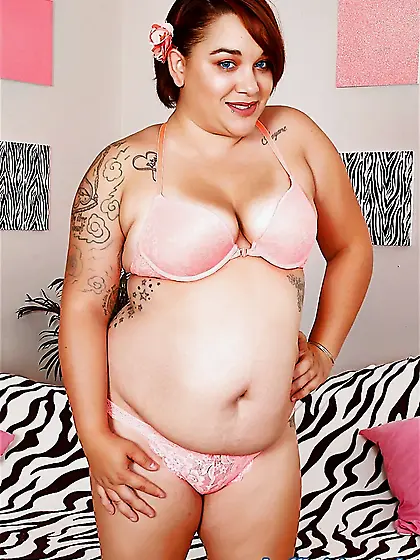 Horny redheaded chubby girl Raven XXX