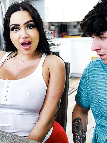 Curvy MILF Zoey Foxx blows and rides horny dude in bed