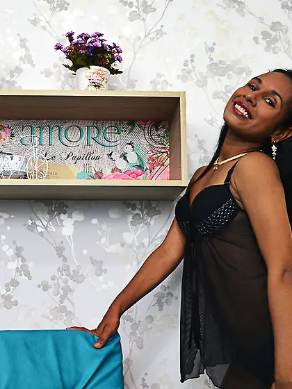 Latin milf black hair