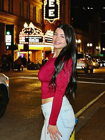 Gracie Busty Cute Nonnude NN