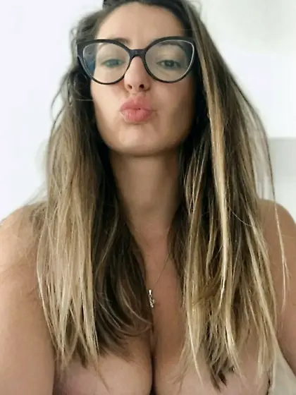 Exposed unaware slutwife Rita, age 40 from Brazil