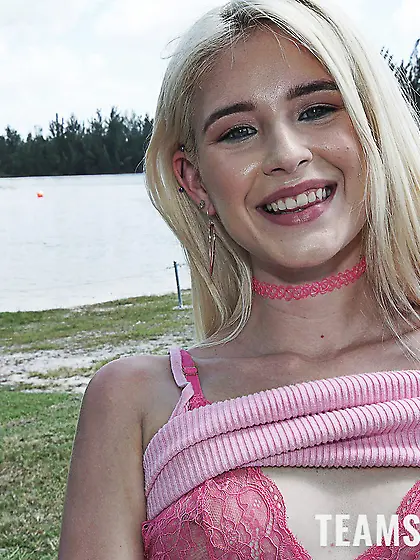 Tiny babe Jessie Saint gets fucked in the woods