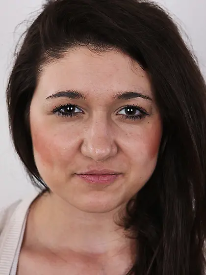 Brunette average size exceeds