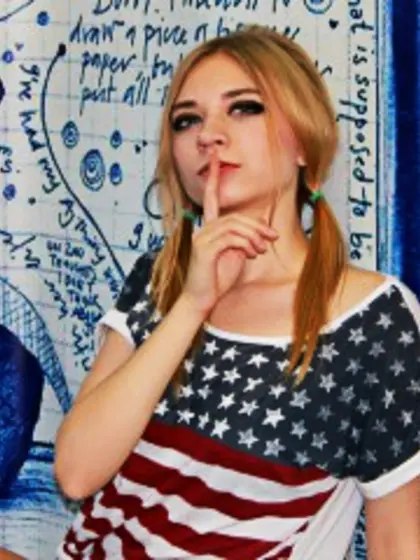 Blonde rosalie perform cameltoe