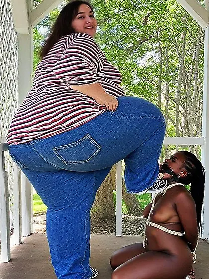 Fat SSBBW Pawg Steps On Nigger