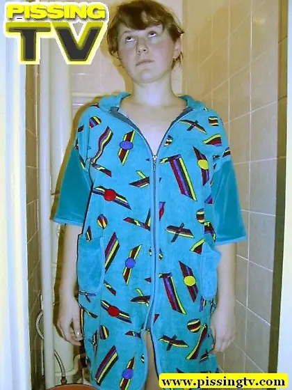 Younger sister pissing