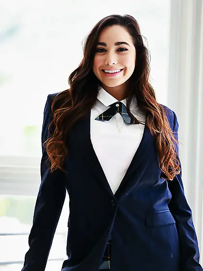 Love with middle-sized boobs gets her yummy pussy naked with a s