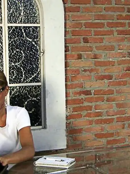 Slutty tranny in outdoor screwing