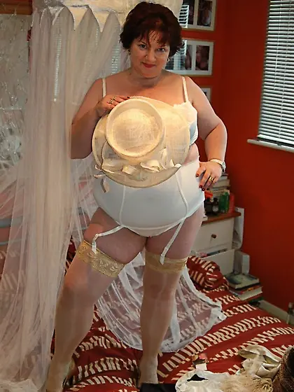 Nylons Chris 44 G from United Kingdom