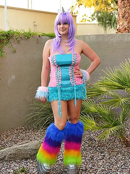 Amateur cosplay masturbation