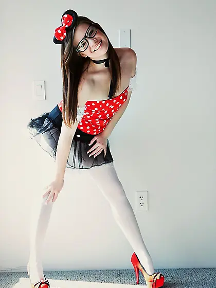 Horny Minnie Mouse begs to get her big boobs and ass bounced