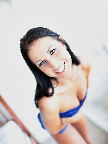 Pussy and mouth of hungry Racquel Allure letting the stiff dick