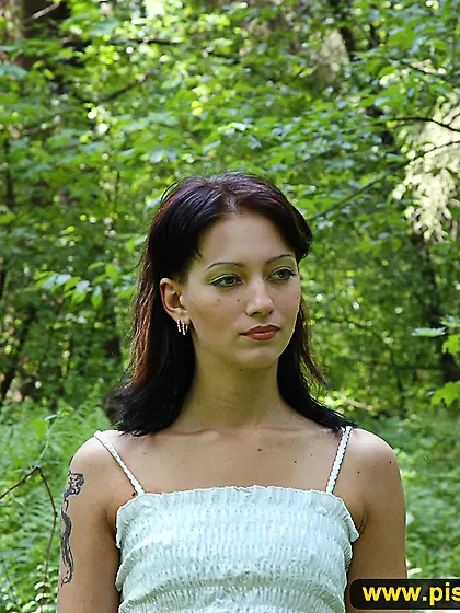 Teen amateur outdoor pissing