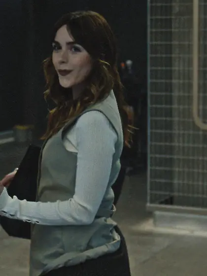 Kiernan Shipka - "Industry" s4