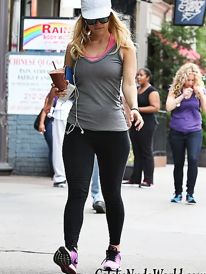 Sexy pics of Alice Eve