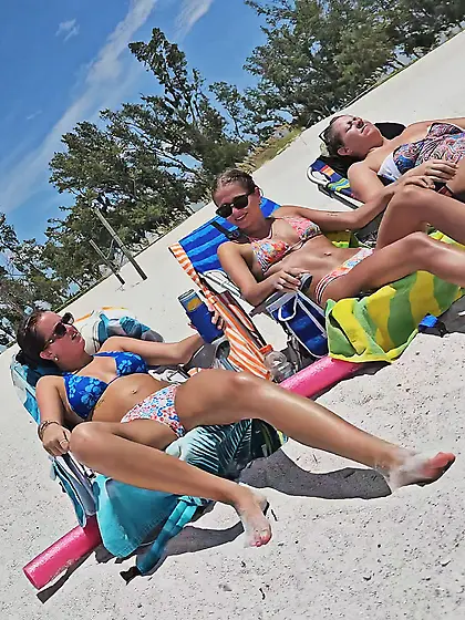 Beach Hotties