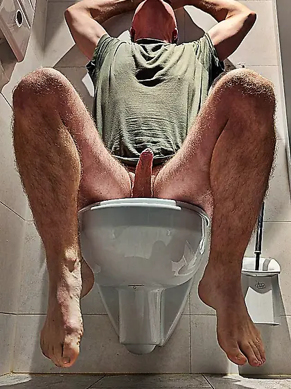 Andy Gymnast toilet rest stop lust 48