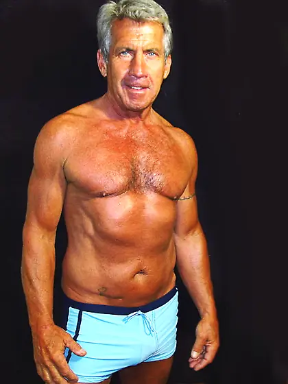 White gay mastercomander zoom