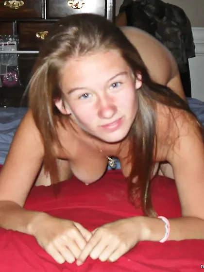 selfie teen nude 4