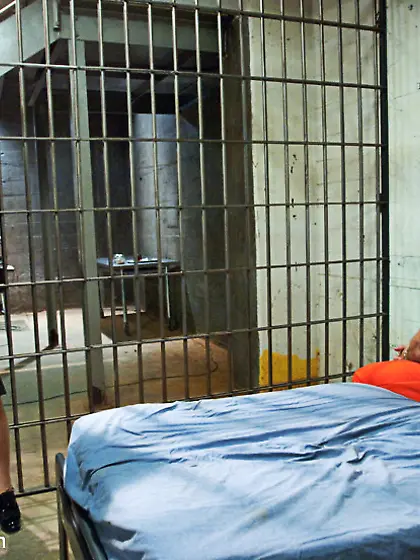 Visiting chick sucks prisoners