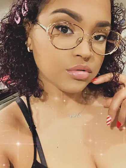 Tell me my sister Ariel isnt hot