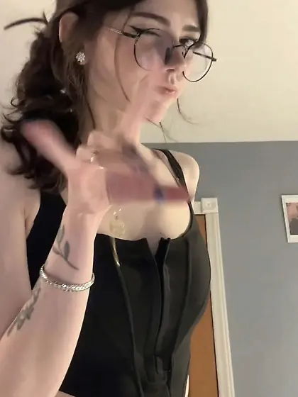 Violet (TikTok Slut) for Tributes