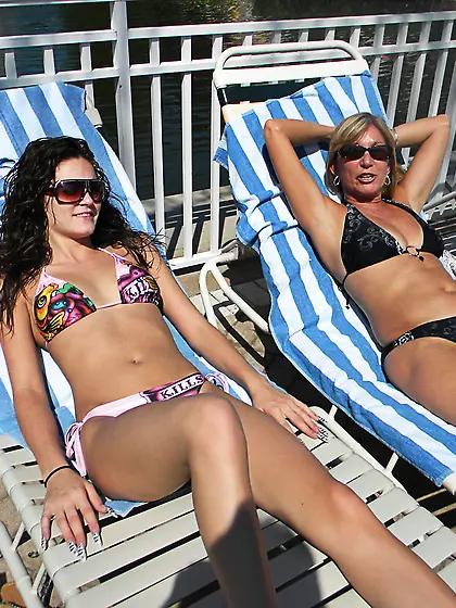 Monica and Jessica Sexxxton