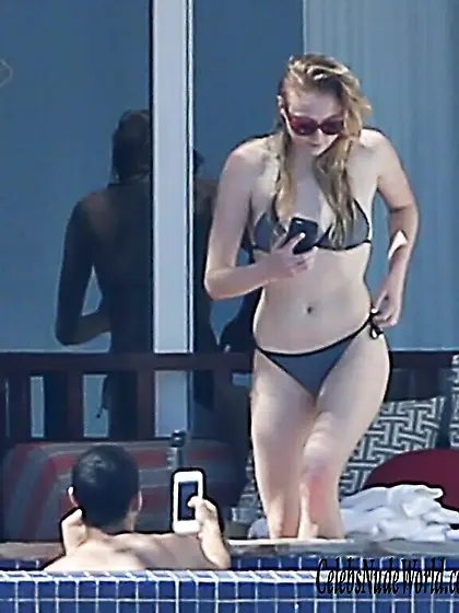 Sophie Turner Flips You Off For Being A Creep