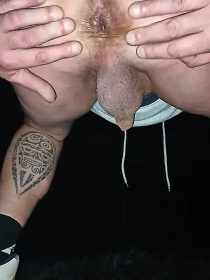 French amateur slut shitting outdoor