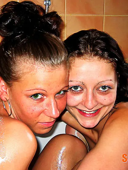 Pair young lesbo chicks