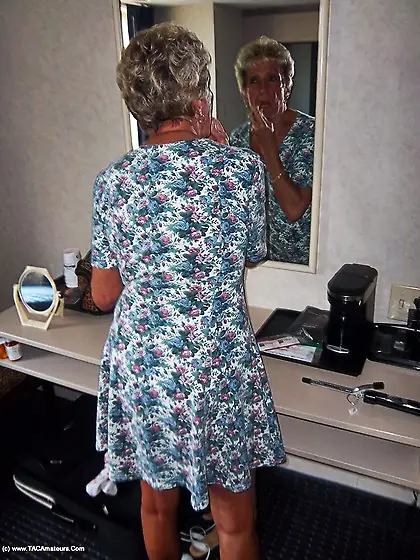 Granny Couples Cougar Champion from United...