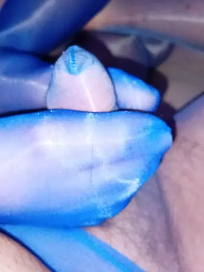 Fj in Seamless Blue and Black