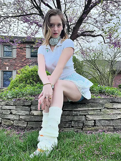 unoangryone white top