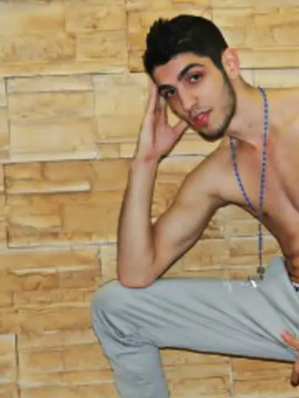 Brunette lover perform dancing