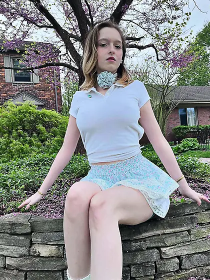 unoangryone white top