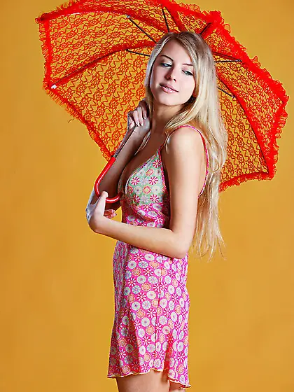 Cute damsel shows hot