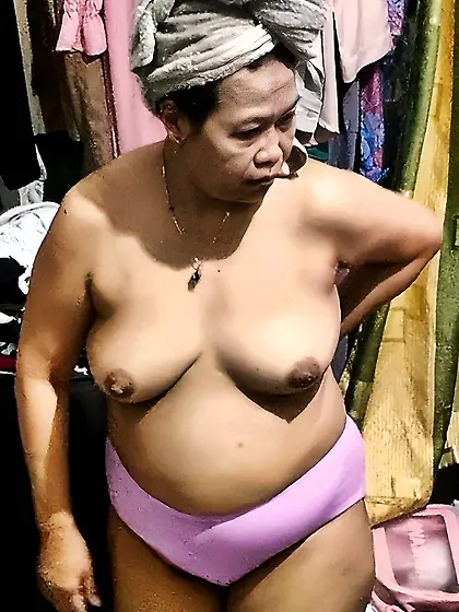 Ngintip mandi Sri Eka Susilawati PNS Palembang