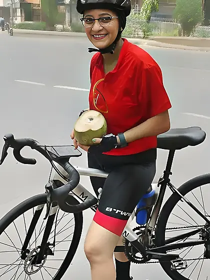 Prarthana Balani cyclist cameltoe pussy flashing
