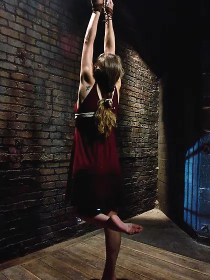 Hanged naked victim escape