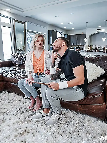 Petite MYLF Hyley Winter shows off her excellent anal riding ski