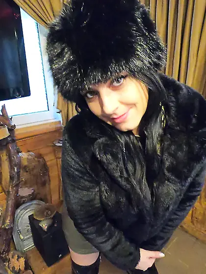 Deep blow-job while wearing fur coat and shiny boots 204