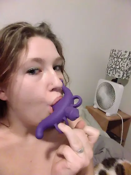 Daddy’s lil girl obeying daddy