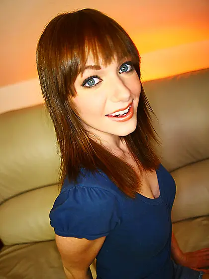 Attractive brunette Sara Allure enjoys dick in her mouth before