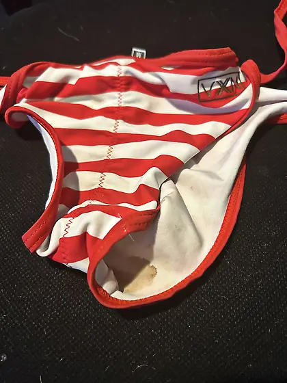 Mommy’s ass stained bikini bottoms