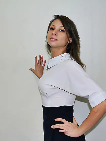 White girl shoulder length