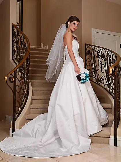 Skinny long-legged bride cheating